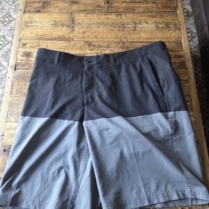 Nike Golf Standard Fit Dri FitMen's Two-Tone Black and Gray Flat Front Shorts 36